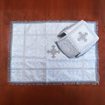Покровцы белые с серебром из русского шёлка (14х14 см) 
