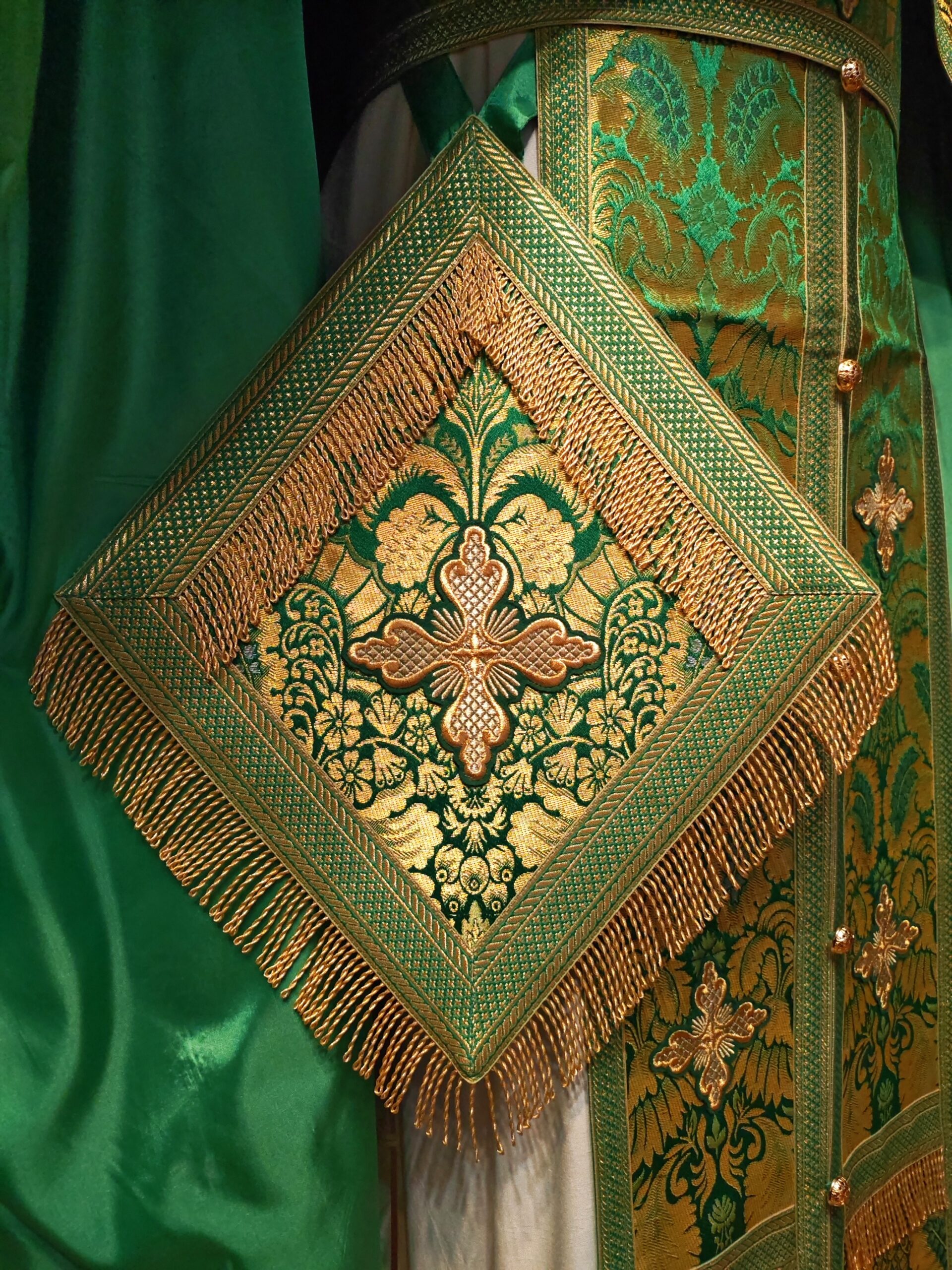 Иерейское облачение зелёное из парчи "Ландыши" Иерейское облачение зелёное из парчи "Ландыши"