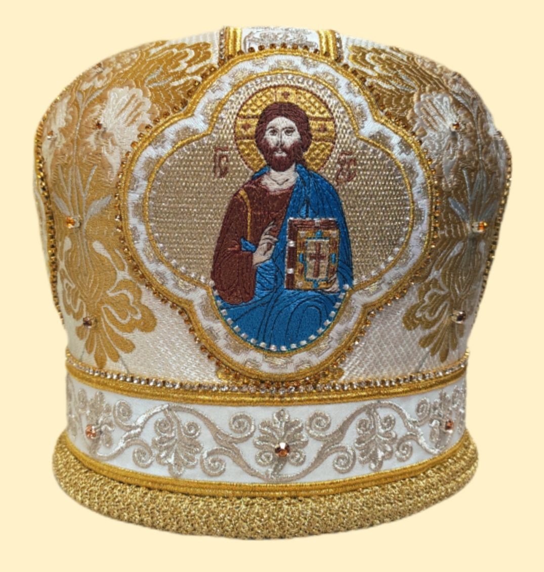 Митра вышитая белая с золотом и стразами "Трилистник" (4 иконы) Митра вышитая белая с золотом и стразами "Трилистник" (4 иконы)